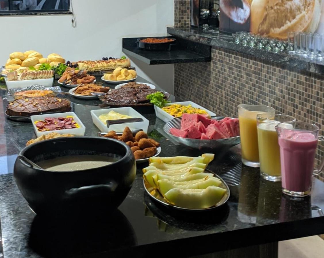 Hotel E Restaurante Lima Луис-Эдуарду-Магальяйнс Экстерьер фото